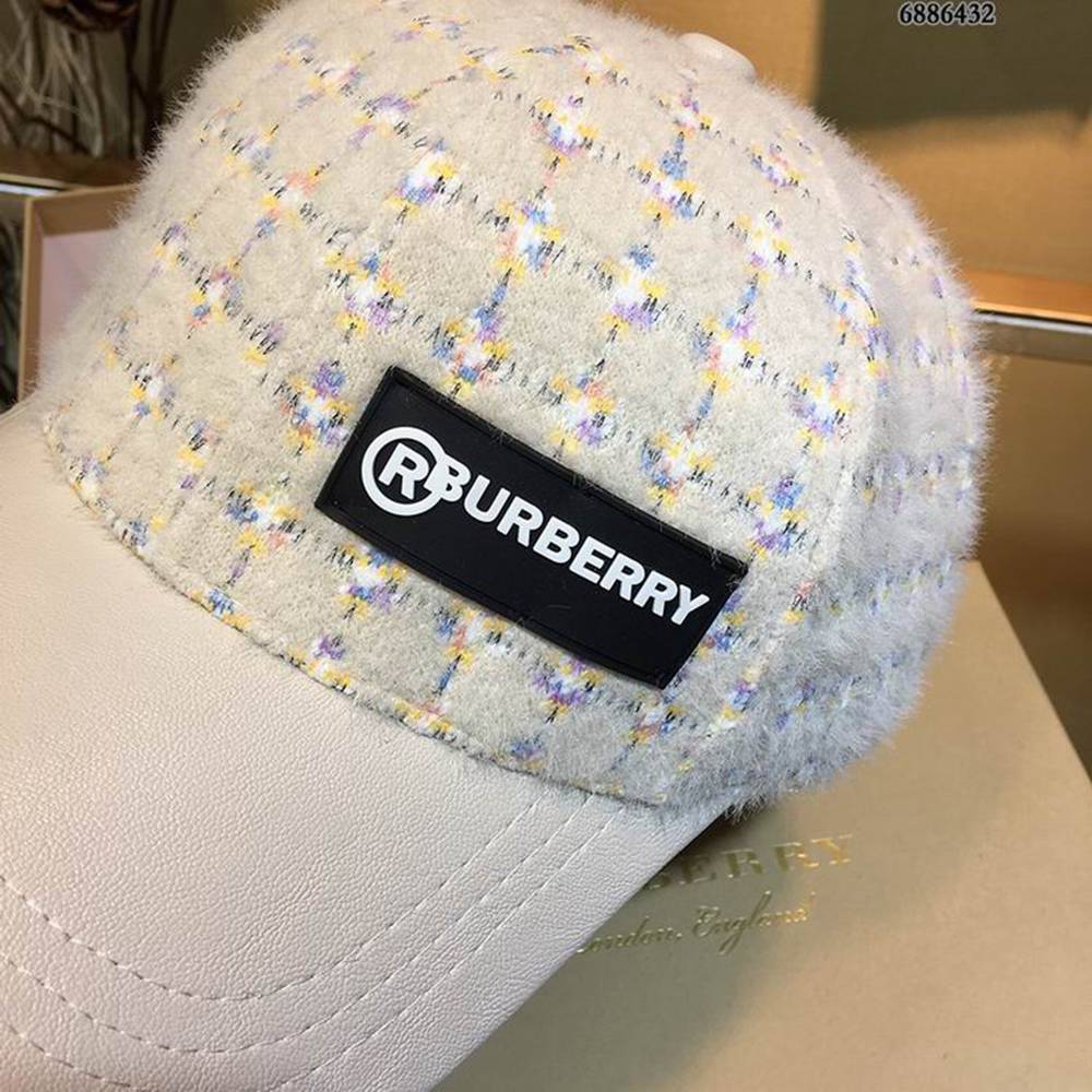 Bv*b*rry Hat